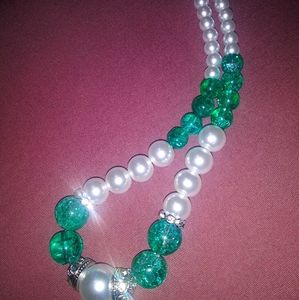 Pearl and glass bead necklace
